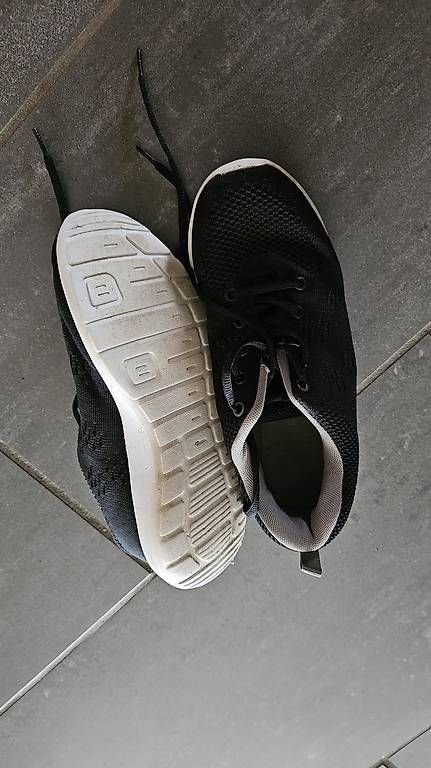 Scarpe da donna: Basquette UNYK noire T 36 – Usato da Ste-Croix venduto da tougaz