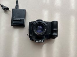 Sony Alpha 77 II (A77 II) + Minolta AF 50mm f/1.7 + Akku