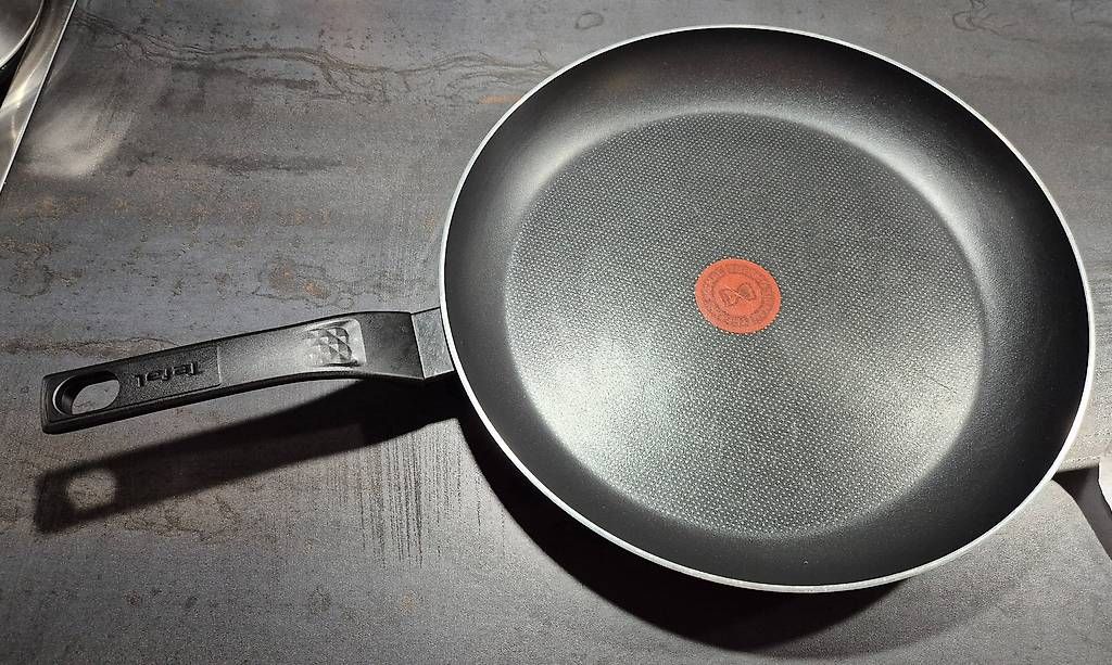 Padelle: 5 poêles – Usato da Le Pâquier NE venduto da kat_xh6t 4