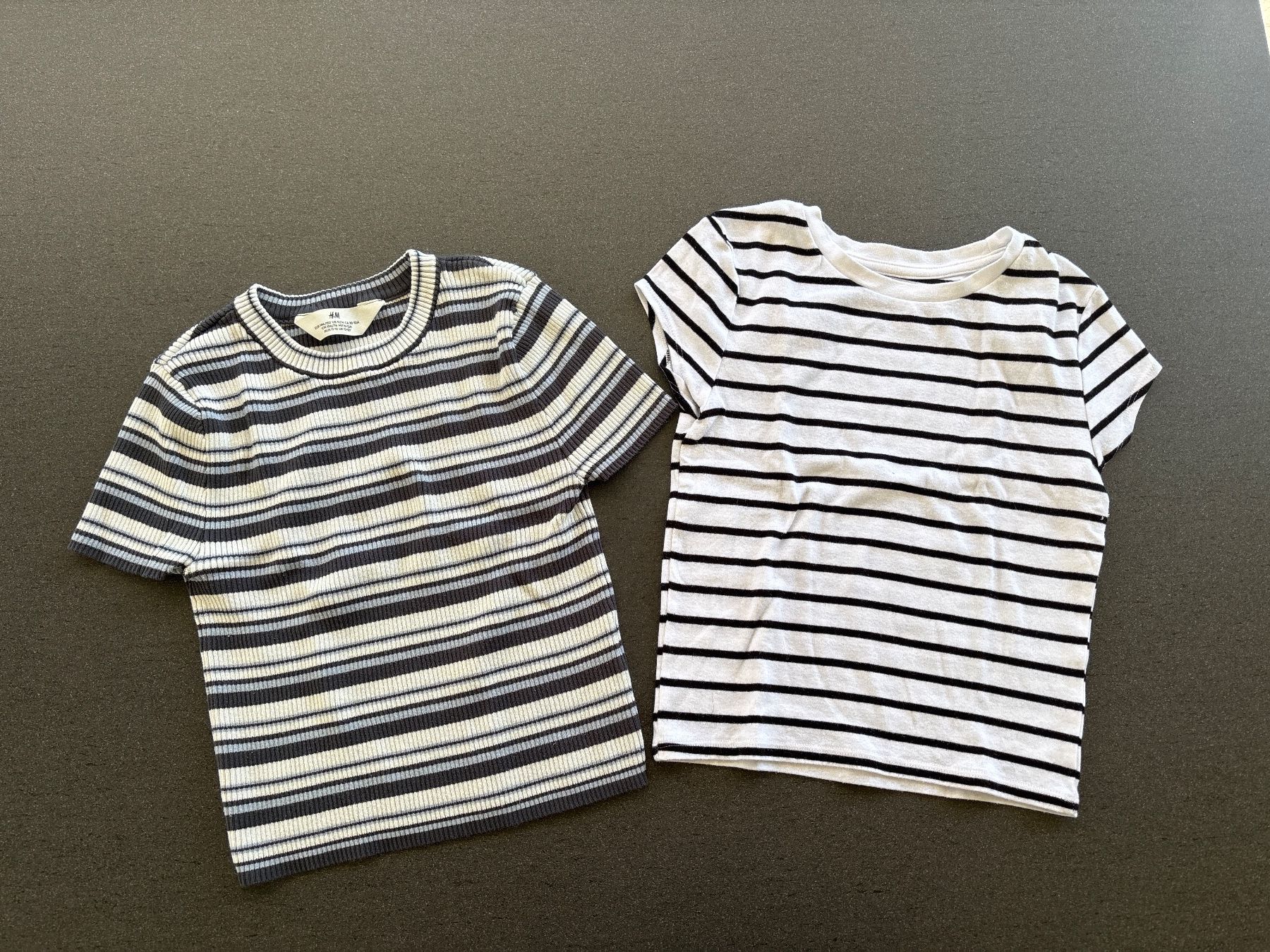 H&M Blusen, T-Shirts & Tops: 2er Set T-Shirts, gestreift, Gr. 146/152 – Gebraucht aus Wilen b. Wil von b-mountain
