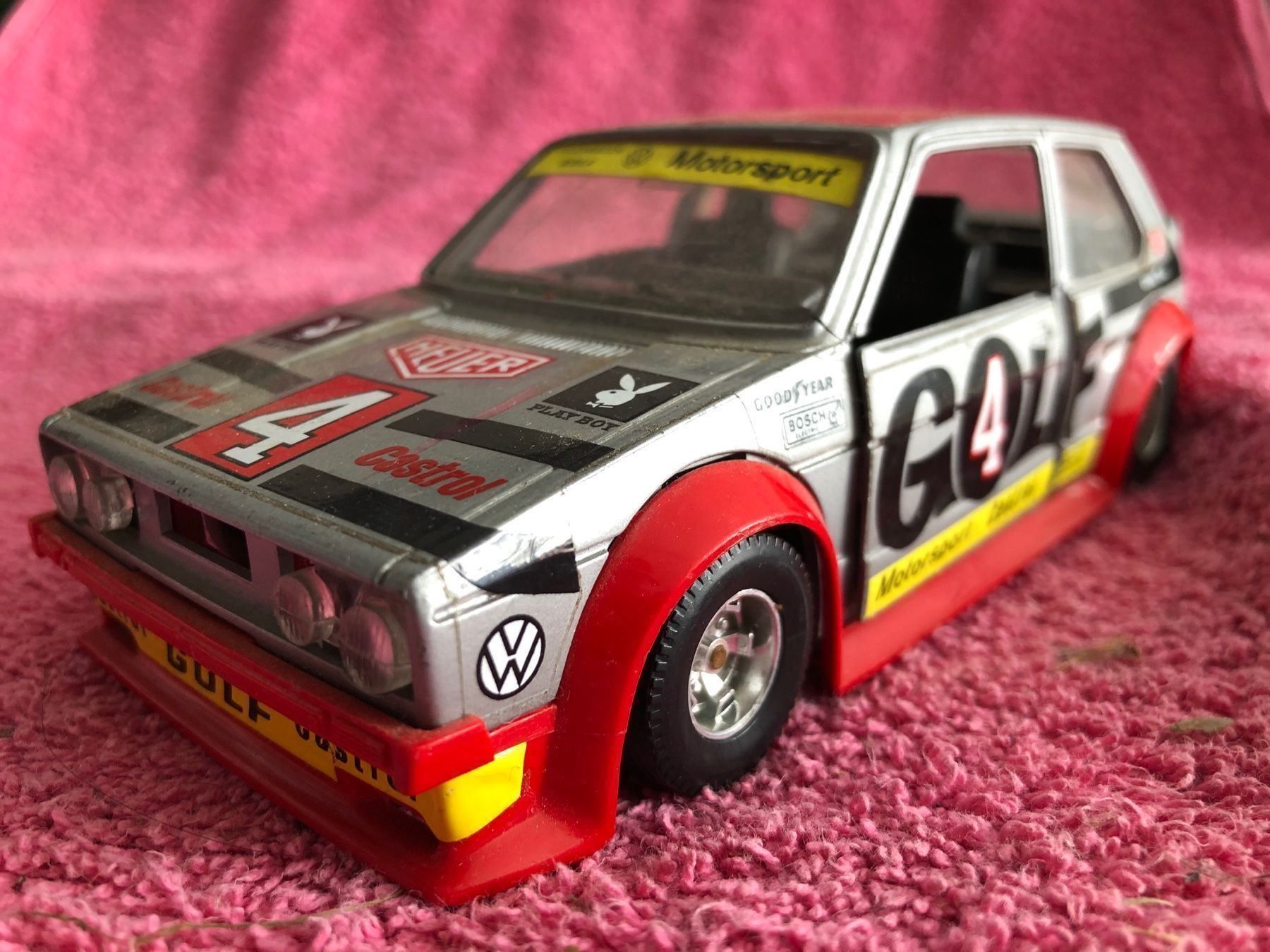 Bburago Modellini d'auto: Vw golf 1 gti – Usato da Reinach AG venduto da rares75 1