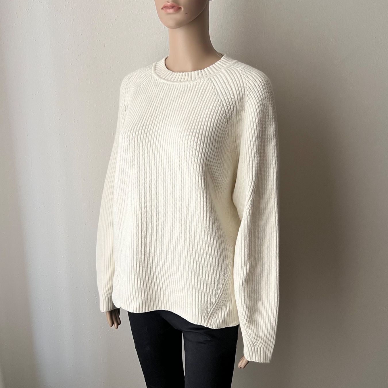 Pullover & Sweatshirts: FILIPPA K Pullover mit Ausschnitt am Rücken 🤍 – Gebraucht aus Zürich von ClosetQueen 6