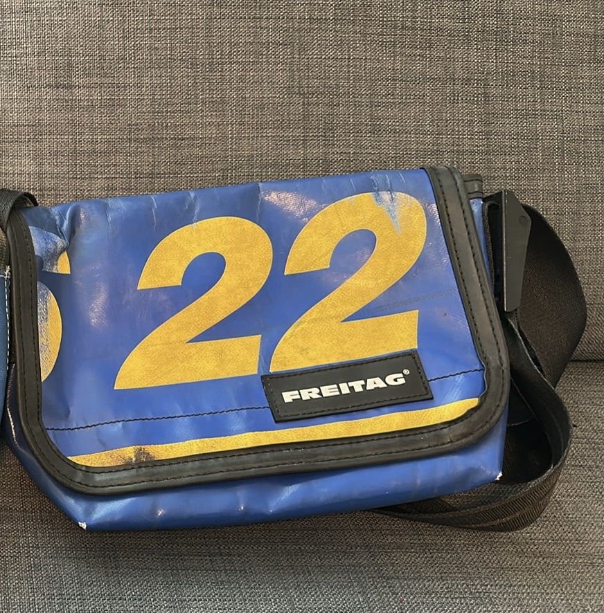 Freitag Borse: Freitag Handtasche zu verkaufen – Usato da Ehrendingen venduto da Panakea