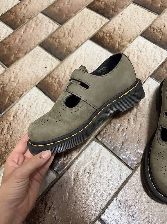 Scarpe da donna: Dr. Martens numero 36 – Usato da Muzzano venduto da lod_vw2v