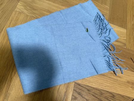 Lacoste Schal, hellblau, 95% Wolle, 5% Kaschmir, neuwertig