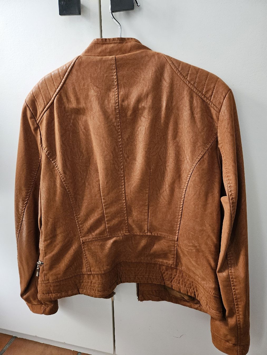 Giacche: Schöne Damen Kunstlederjacke Gr. L – Usato da Seewen SZ venduto da Ingenbohl 1