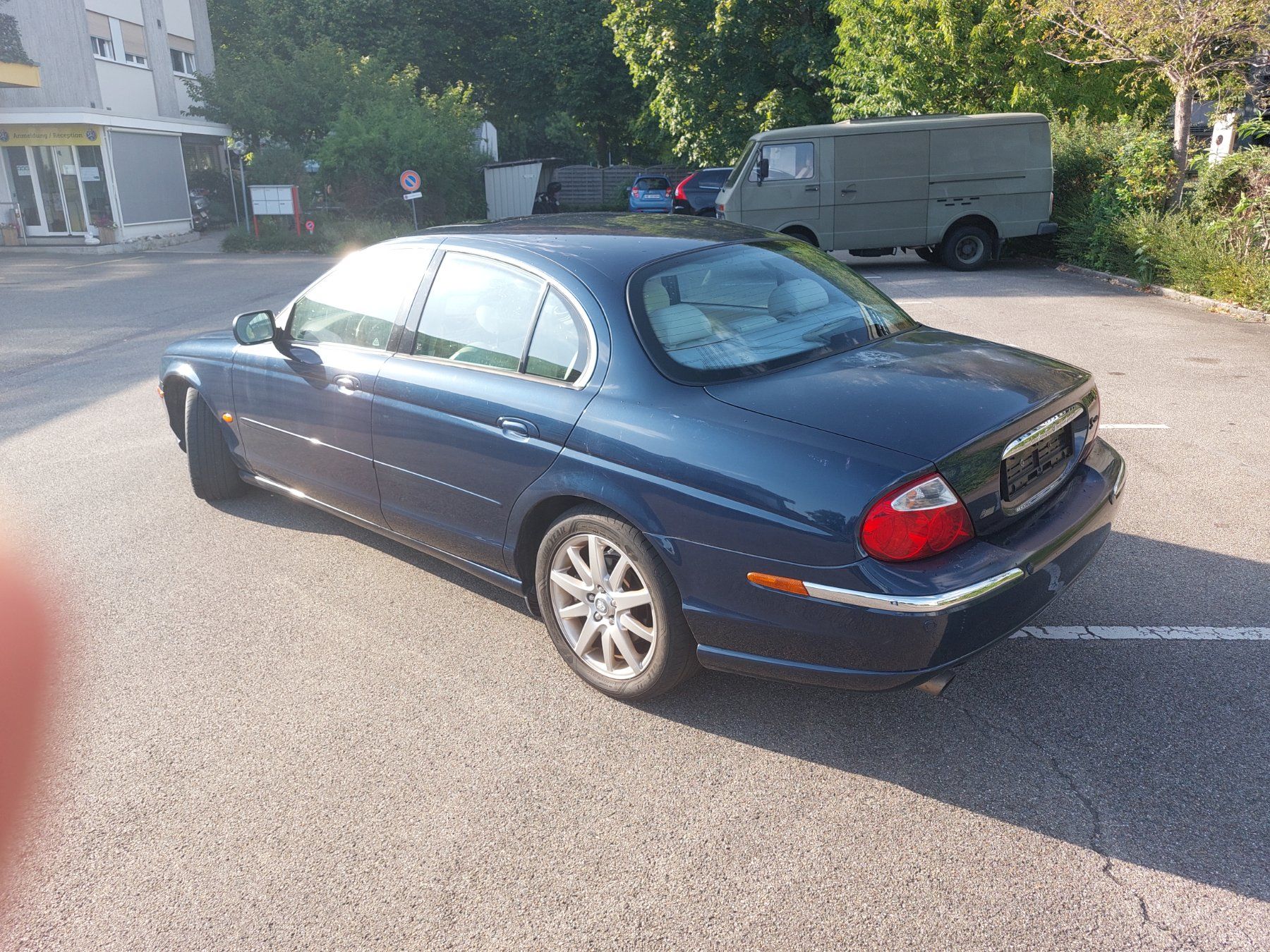 Jaguar Automobili: Jaguar S-Type V8 Limousine blau – Usato da Biel/Bienne venduto da HugoR02 1