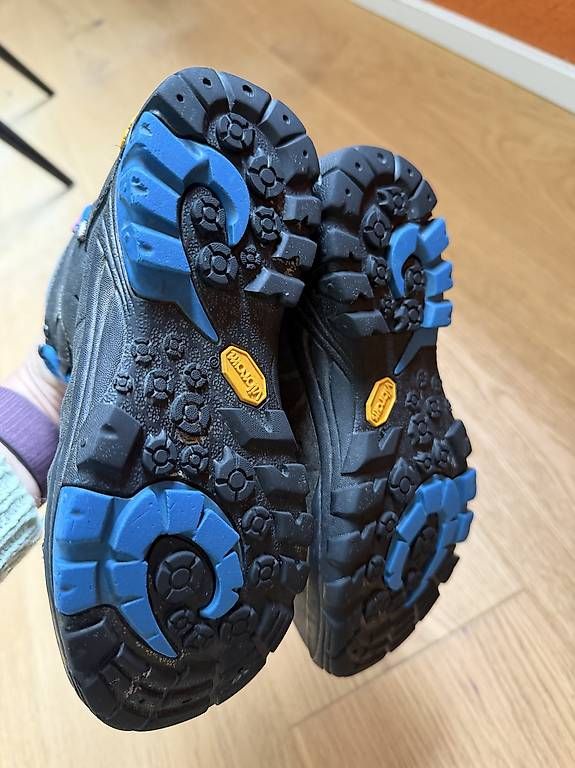 Scarpe per ragazzi: Trollkids Wanderschuhe Gr 32 – Usato da Ruswil venduto da Pinkgirl_11 1