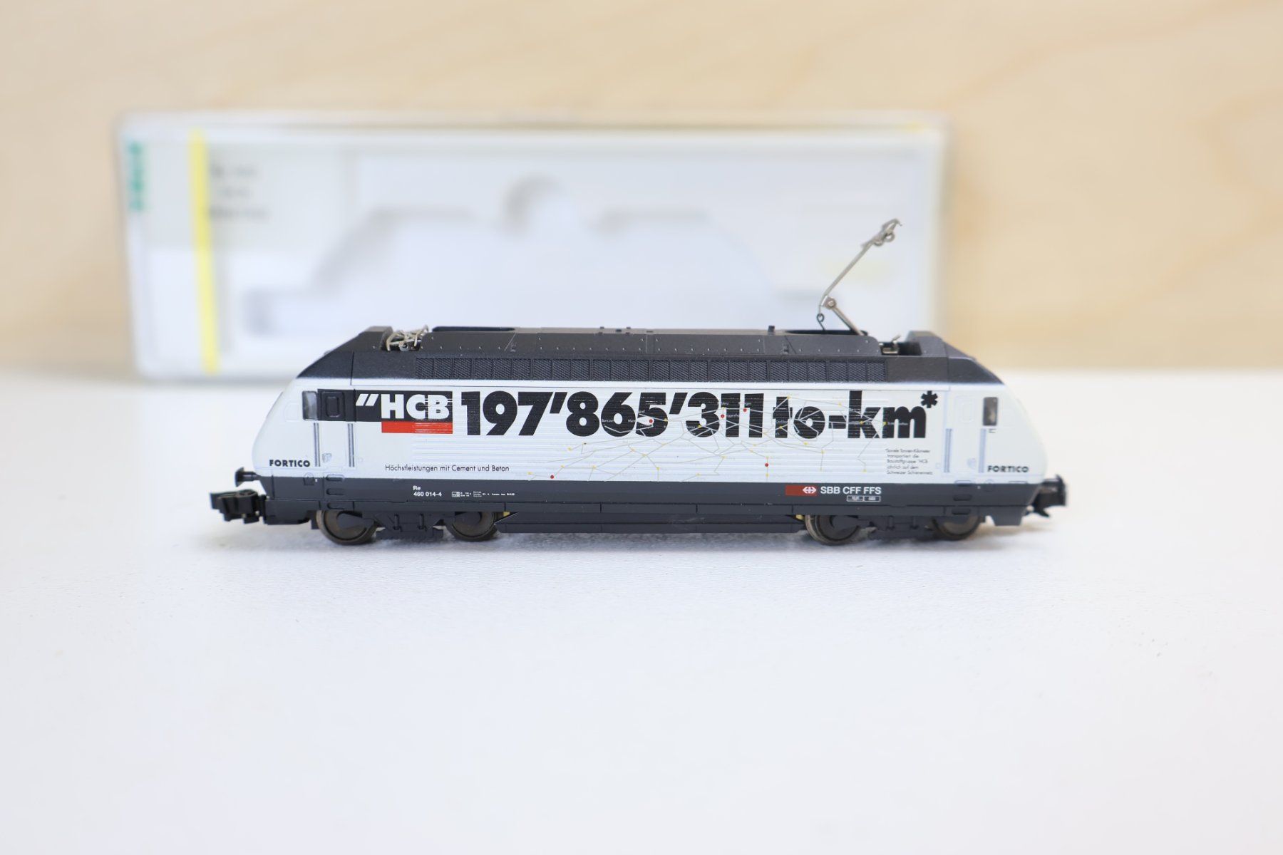 Trix Modelleisenbahnen: Minitrix SBB HCB Re 460 E-Lok Digital 12674 – Gebraucht aus Winterthur von Monstera 4