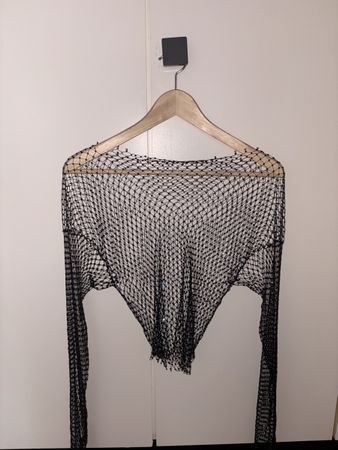 Top résille cm noir orné de strass taille unique état neuf
