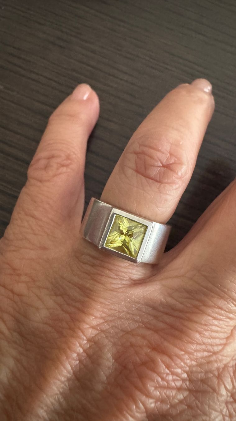 Anelli: Silberring 925 gebürstet mit Peridot Edelstein – Usato da Hinwil venduto da Pumuckel8