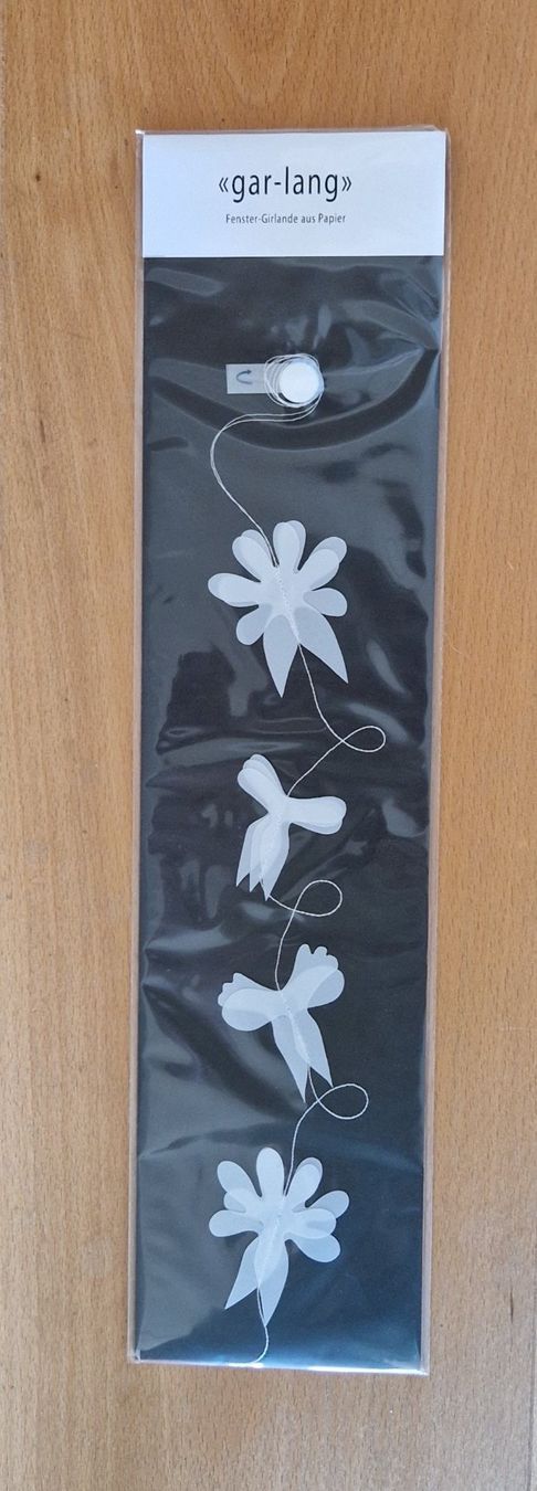 Alle Dekorationen: Papiergirlande: so Lang – Neu und originalverpackt aus Rüti ZH von Gigelisuppe