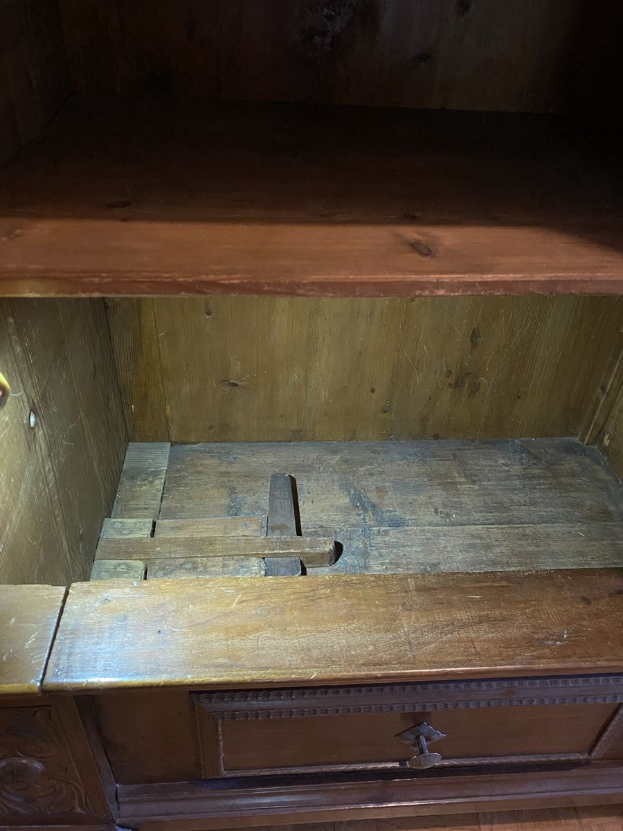Armadi: Barockschrank – Usato da Luzern venduto da Gustav-33 6