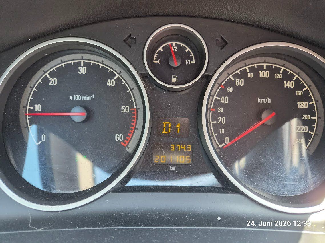 Opel Automobili: opel zafira – Usato da Schöftland venduto da tattoo69 3