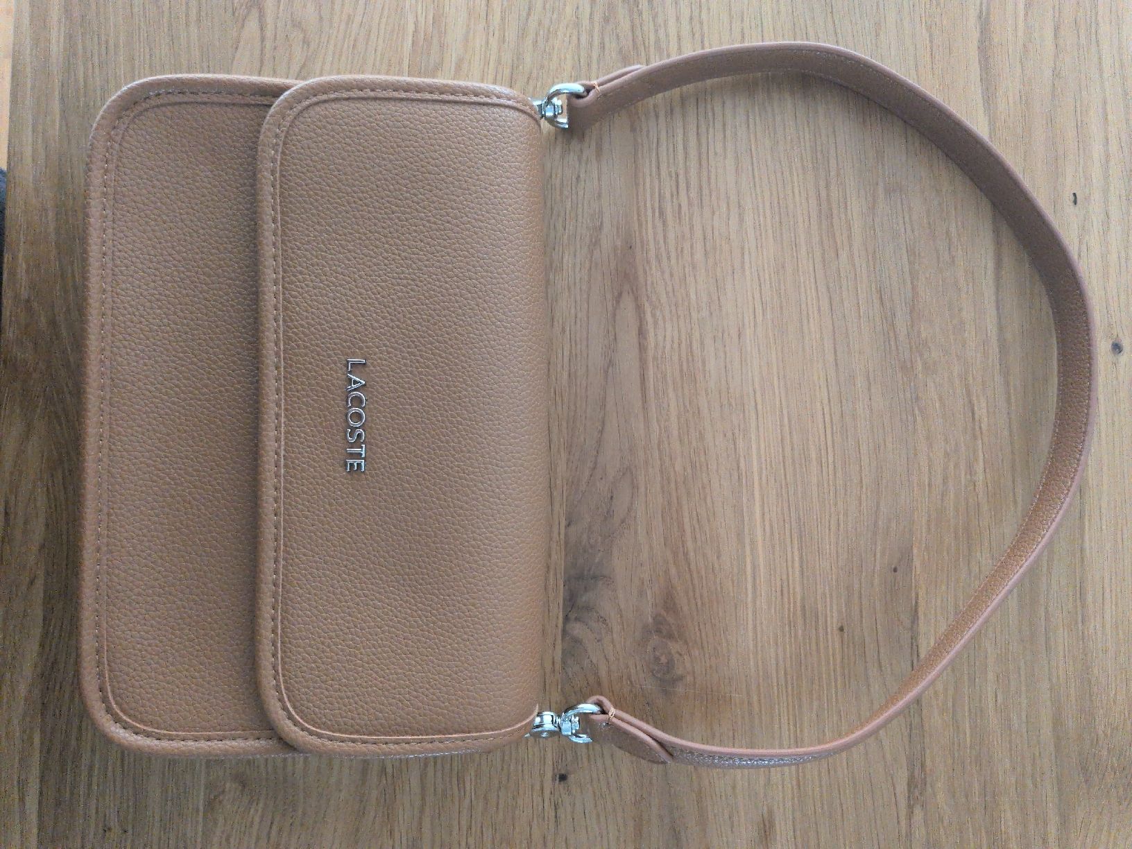 Lacoste Taschen für Damen: Lacoste Tasche – Neu und originalverpackt aus Aarburg von Noemi.H 2