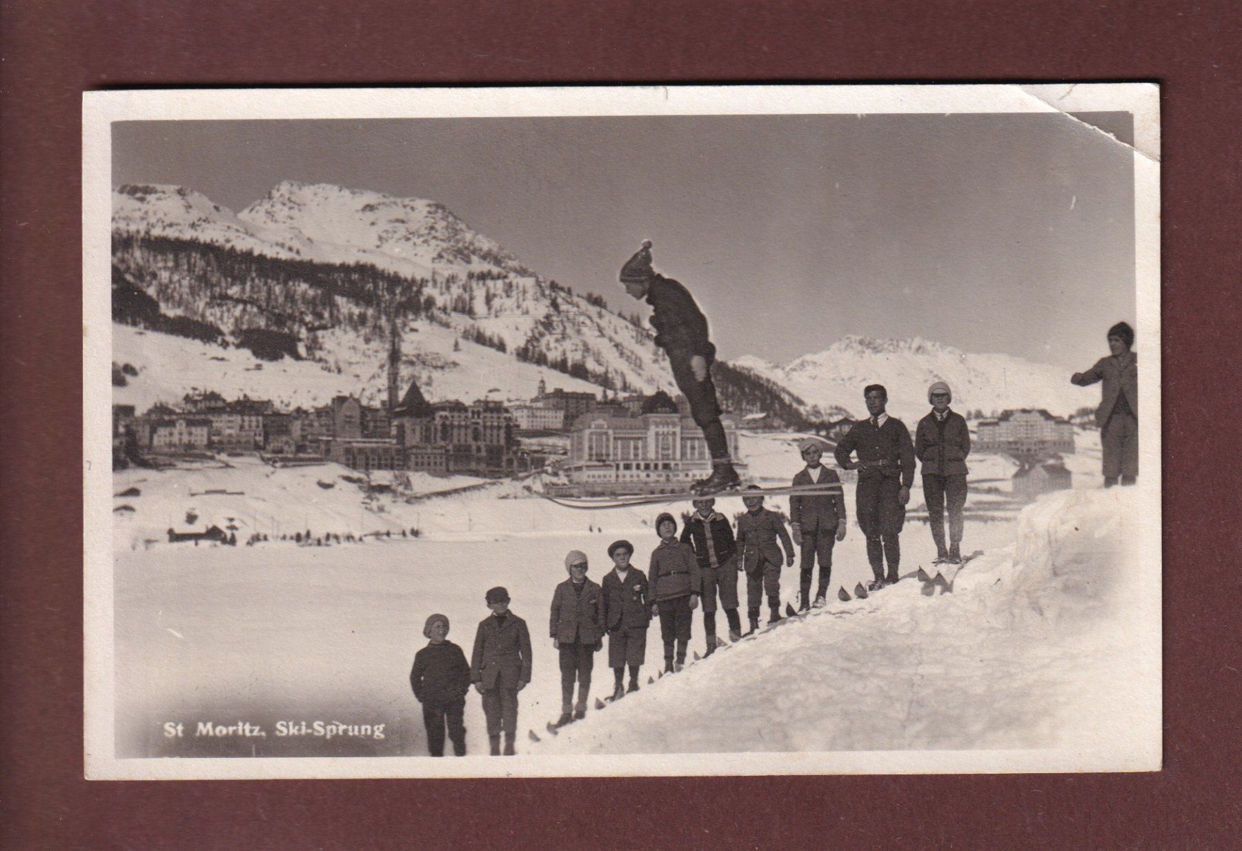 Cartoline postali: ST. MORITZ - Ski-Sprung // Ecke defekt // – Usato da Pully venduto da nicecards
