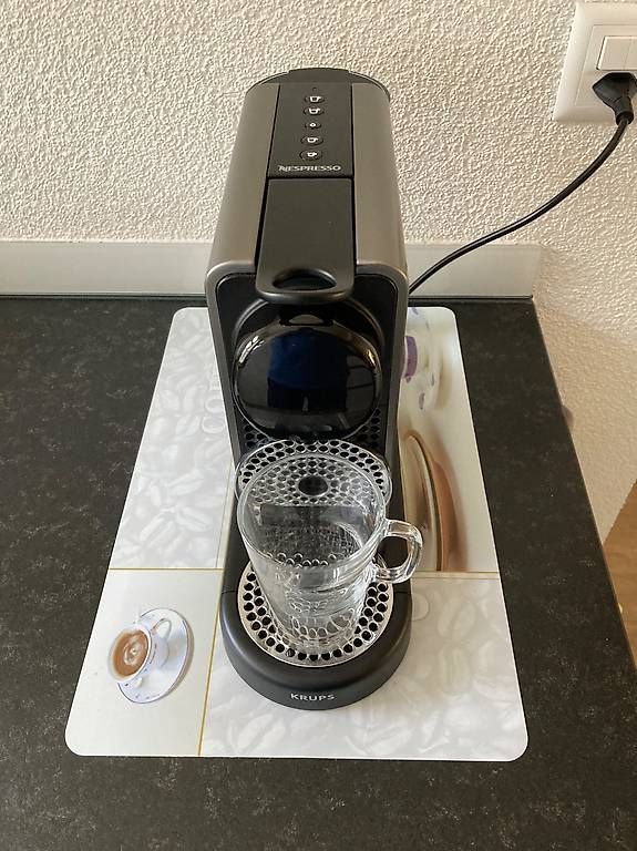 Nespresso Kaffeemaschinen & Espressomaschinen: Nespresso Citiz Platinum mit Garantie – Gebraucht aus Full-Reuenthal von Firu 1