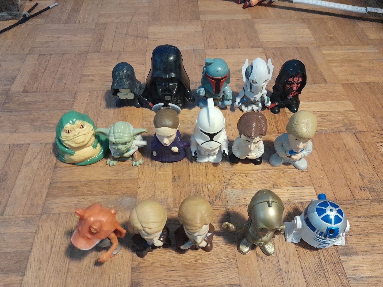 Star Wars Giocattoli: lot de jouet de starwars – Usato da Genève venduto da ang_fd8z 1