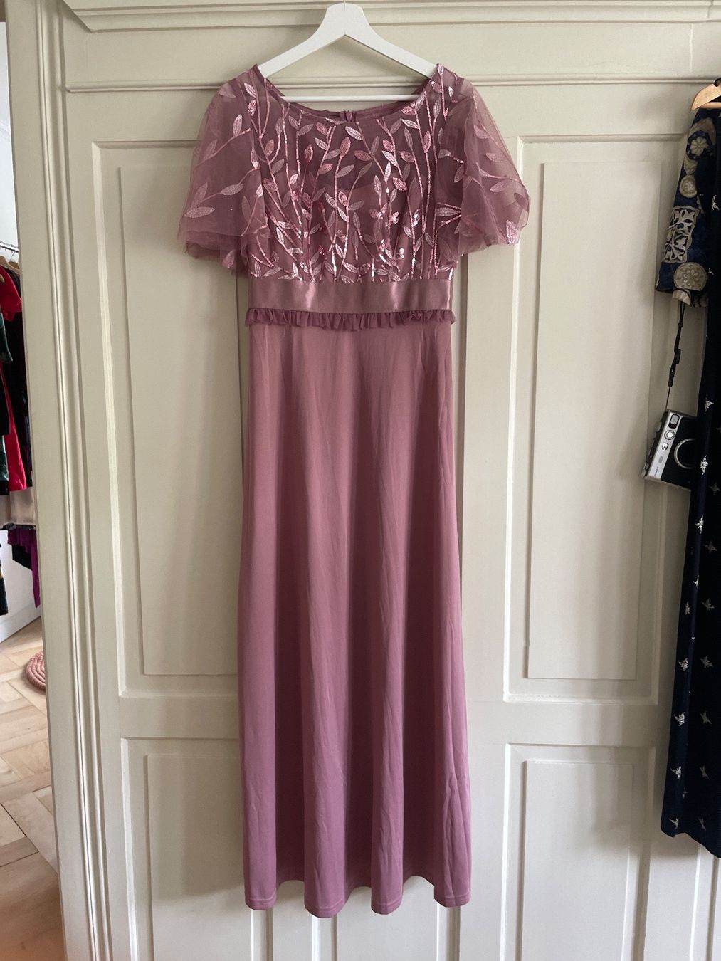 Kleider: Abendkleid, rosa, Bodenlang, Grösse M mit Pailletten – Gebraucht aus St. Gallen von ann_llt9 1
