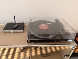 Pro-Ject Plattenspieler und kleiner Verstärker