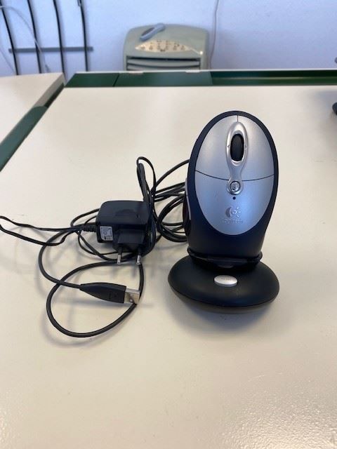 Logitech Mouse: Funkmause Logitech – Usato da Wängi venduto da Bmo 1