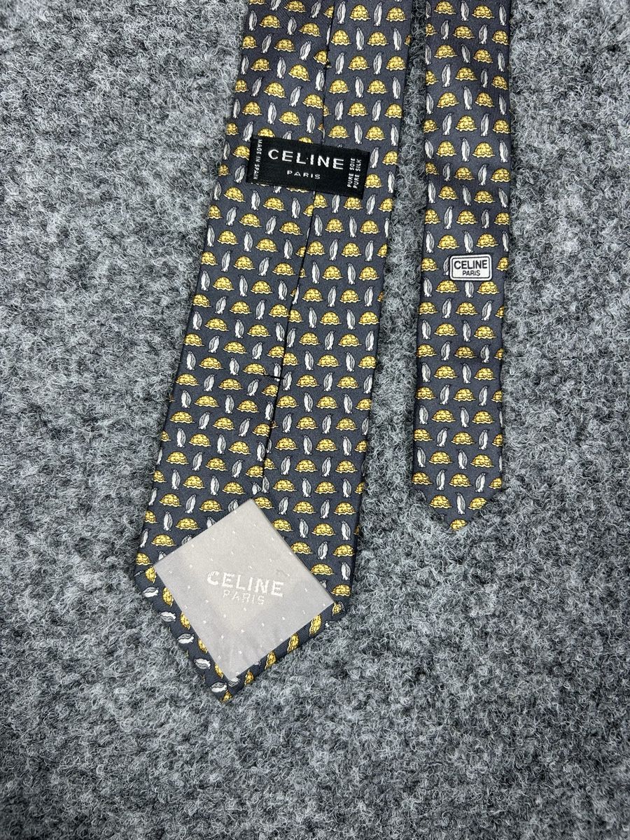 Celine Cravatte: Vintage CELINE tie Silk  – Nuovo (secondo la descrizione) da La Sagne NE venduto da Matlasape 1