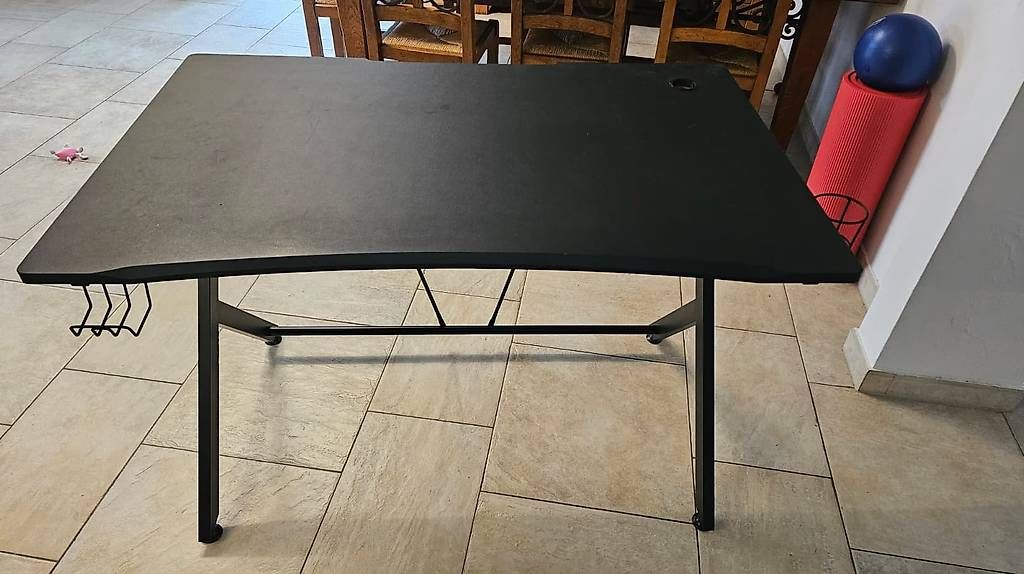 Bureaux: GXT 711 Dominus Gaming Desk – D'occasion à Villars-Ste-Croix par goldorak68 3