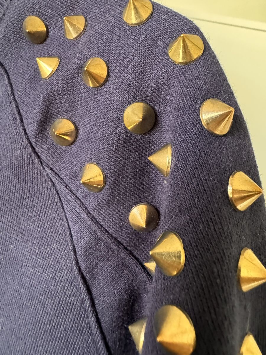 Maglioni & Felpe: Pullover mit Kegelnieten blau Frauen – Usato da Richterswil venduto da Manu55555 2