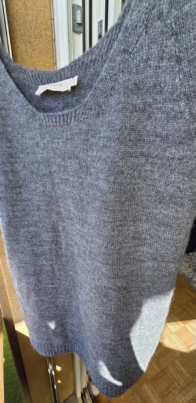 Top: Débardeur /Top laine gris taille S – Usato da Yverdon-les-Bains venduto da van_dq65 8