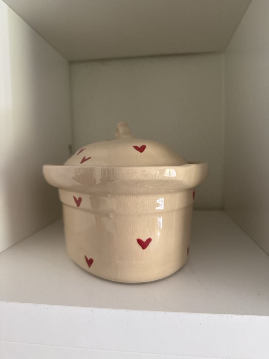 Casseroles: Casserole dish with lid, heart pattern, beige – Neuf (Voir description) à Zürich par wil_2sm9 2