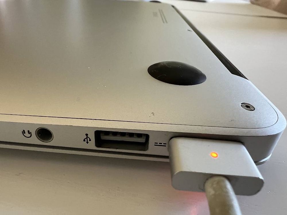 Notebook: Apple MacBook Air 13" 8GB RAM 256 GB HDD – Usato da Zürich venduto da gup_rfb9 2