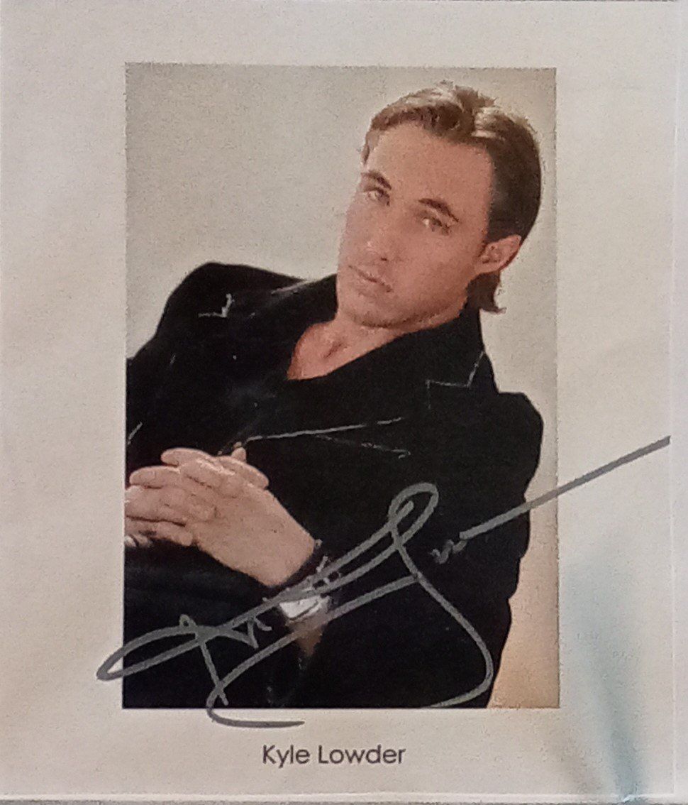 Autogramme: Kyle Lowder Autogramm signiert Bild 10x15cm – Gebraucht aus Bischofszell von Gottselig