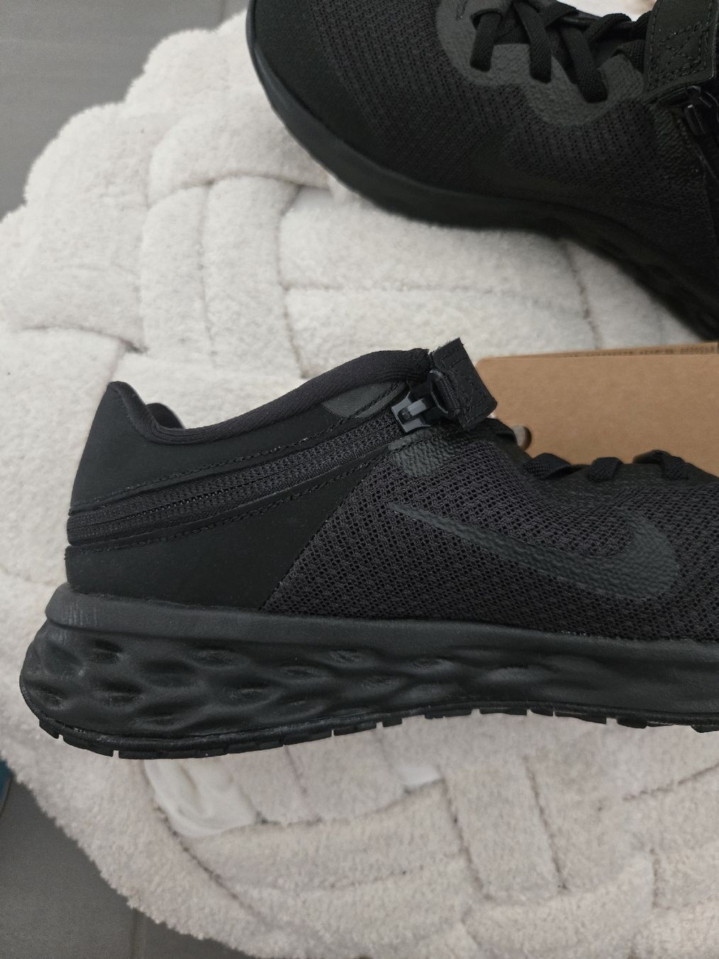 Schuhe für Jungen: Baskets noires neuves taille 38 – Neu (gemäss Beschreibung) aus Aegerten von SivHour 2