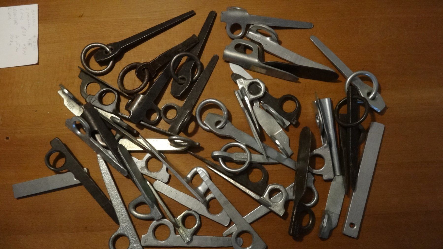 Kletterwände & Klettergriffe: Lot de pitons d'escalade – Gebraucht aus Rebeuvelier von falcon58