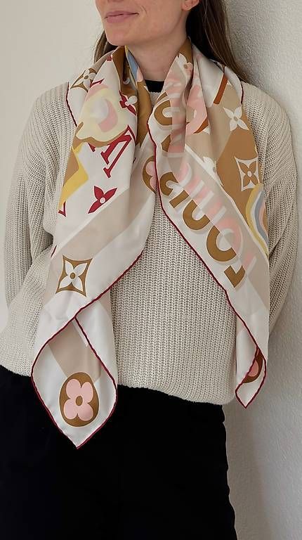 Foulard & Sciarpe: LOUIS VUITTON SILK SQUARES  90X90CM – Usato da Zürich venduto da Mike147