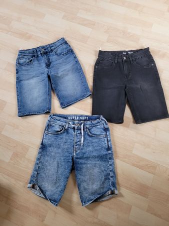 Kurze Hosen 3x in Gr. 146