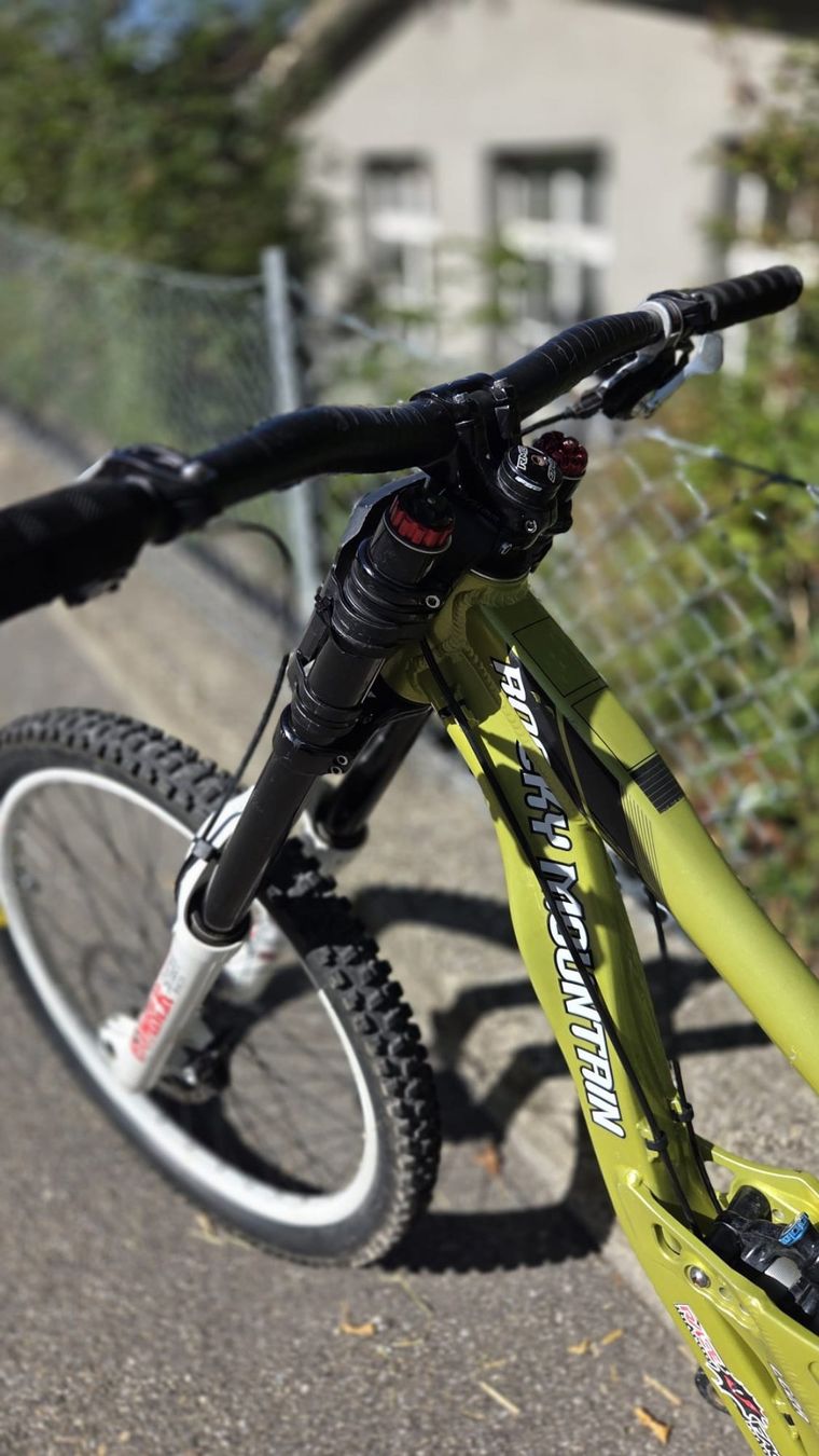 Rocky Mountain Bicycles Biciclette: Rocky Mountain Downhill – Usato da Wasen im Emmental venduto da Reco74 1