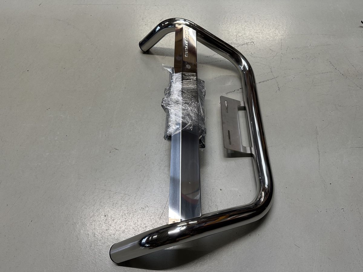 VW Tutti i ricambio: VW Amarok Frontbügel – Usato da Alpnach-Dorf venduto da Skai0 2