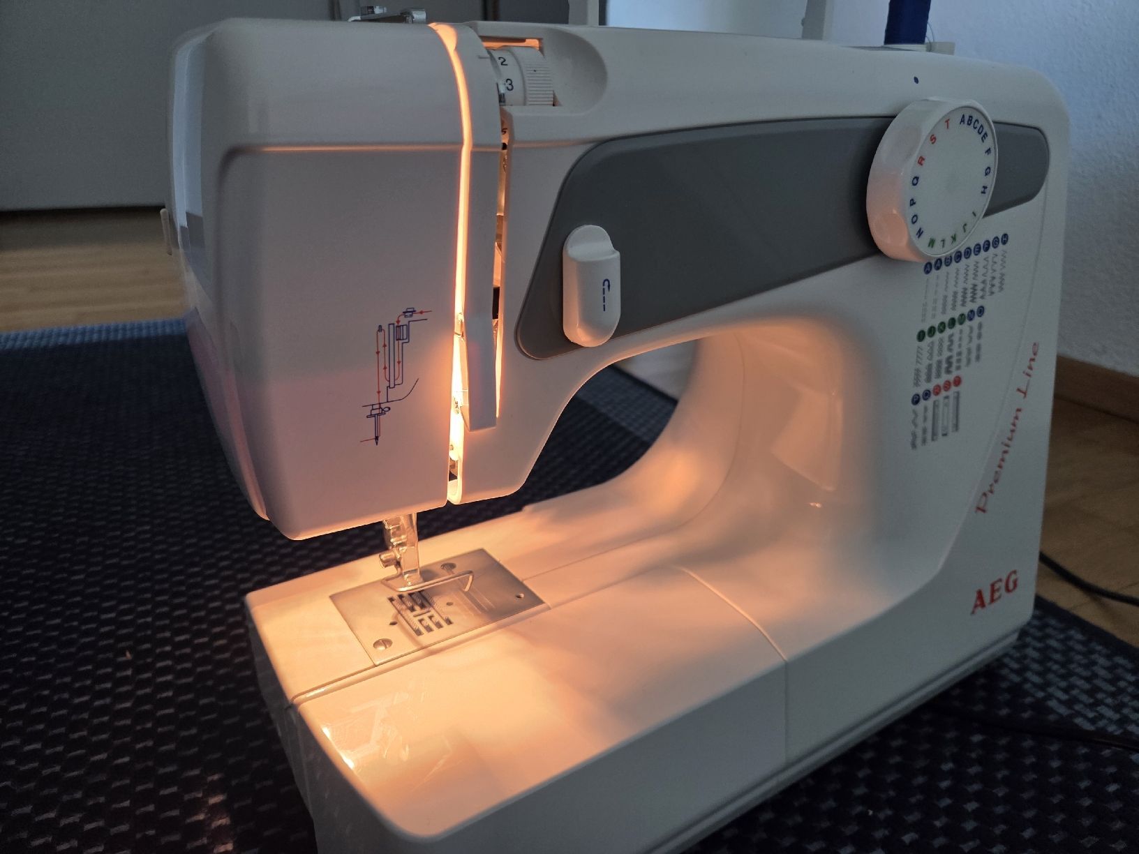 Nähmaschinen: AEG Premium Line Nähmaschine  – Gebraucht aus Hünenberg See von Atsemet 1