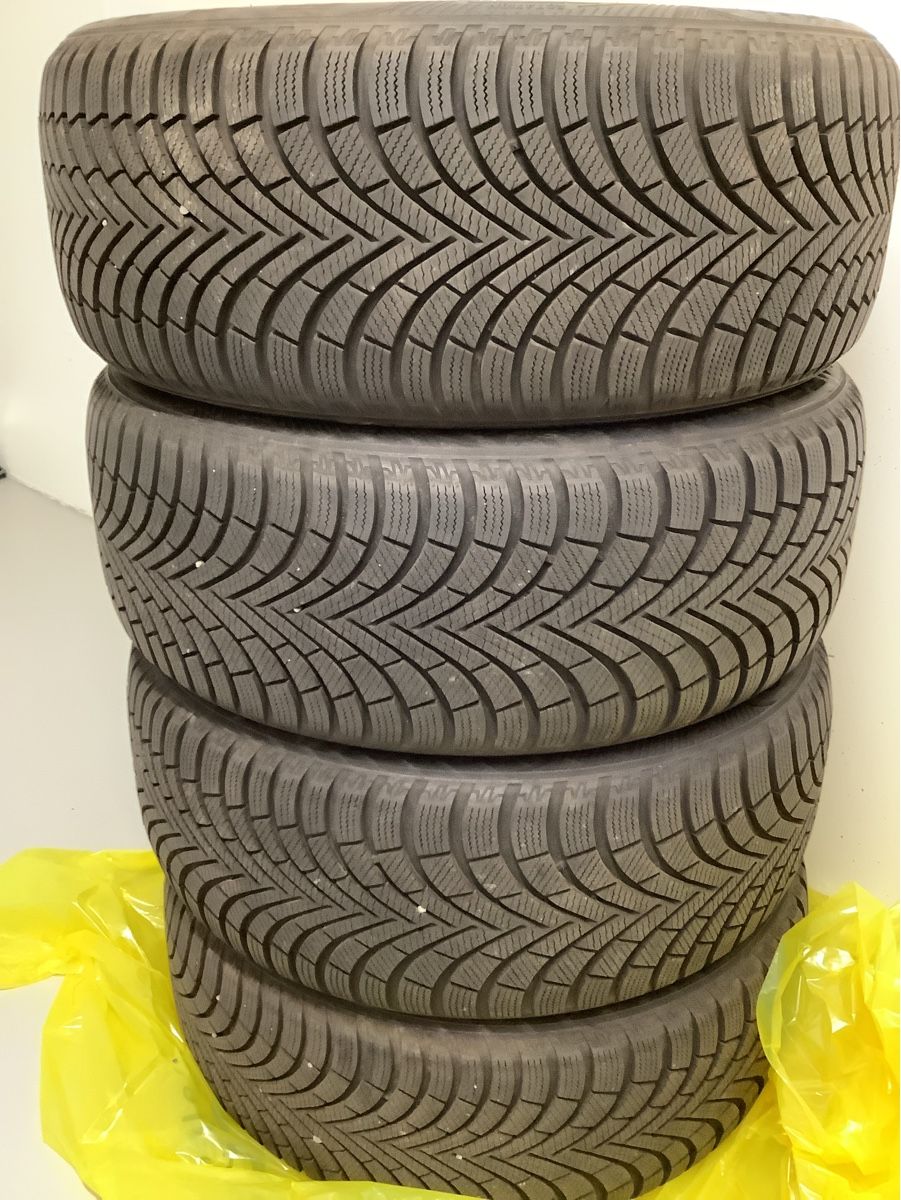 Automobili: Winter-Reifen  // wie neu // 235 / 50 R19 – Usato da Riken AG venduto da Markenfan 1