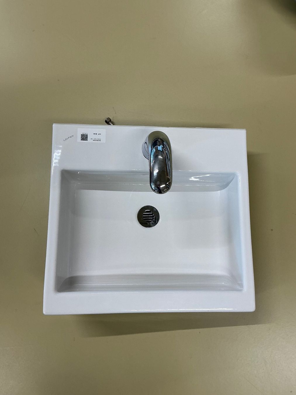 Laufen Lavabi & lavandini: Quadratisches Lavabo – Usato da Zug venduto da Bauteile-Zug 2