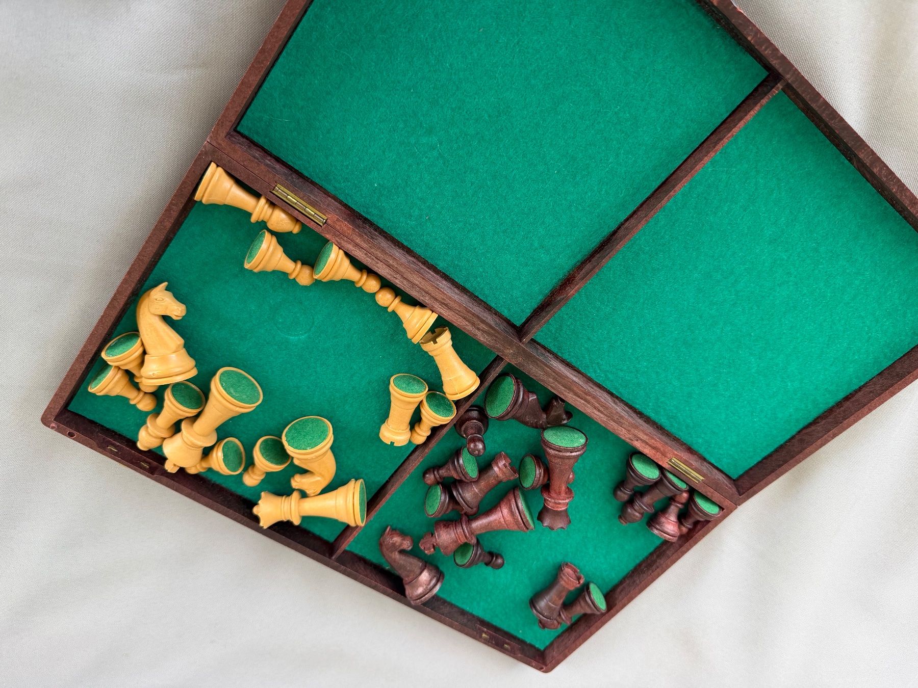 Spiele: Schah Brett mit Figuren – Gebraucht aus St.Gallen von bubo2008 2