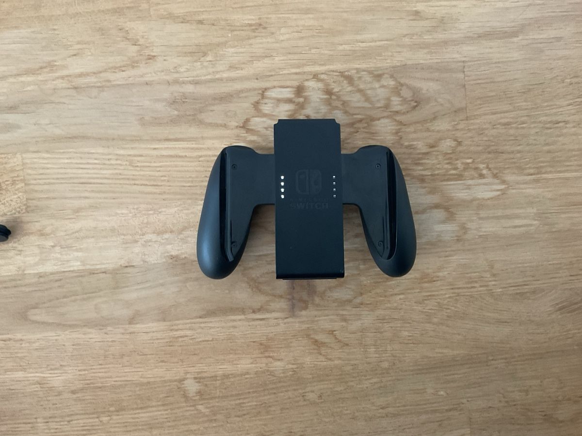 Nintendo Consoles: NINTENDO SWITCH MIT ZUBEHÖR  – D'occasion à Riniken par Bmini 3