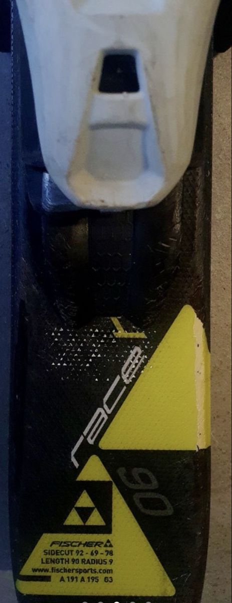 Fischer Sci: Fischer Race Kinder Ski 90 cm mit Bindung – Usato da Rikon im Tösstal venduto da kohsamui13 2