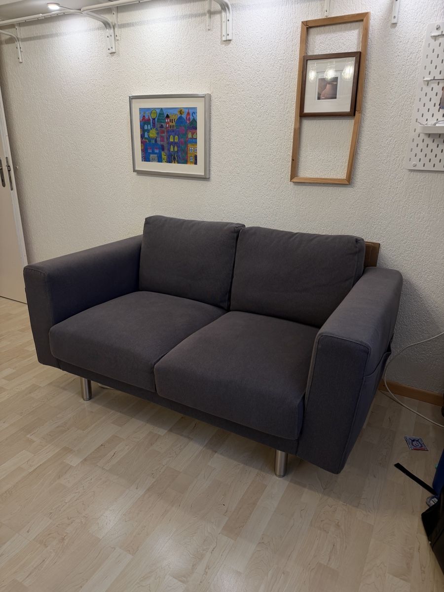 Ikea Sofas: 2er Sofa dunkelgrau 160x90 – D'occasion à Mollis par noemi88888