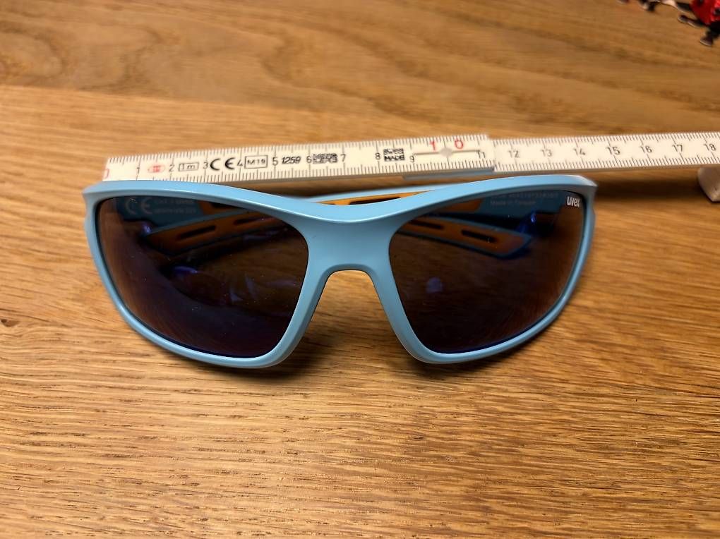 Lunettes & Verres: Sonnenbrille Kinder/Jugendliche Uvex – D'occasion à Arlesheim par thoma2010