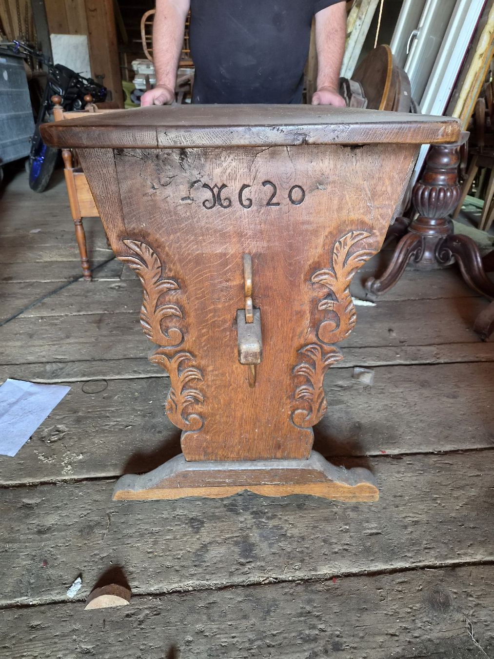 Tavoli: Ancienne table en bois – Difettoso da Farvagny-le-Grand venduto da CollectibleWatches