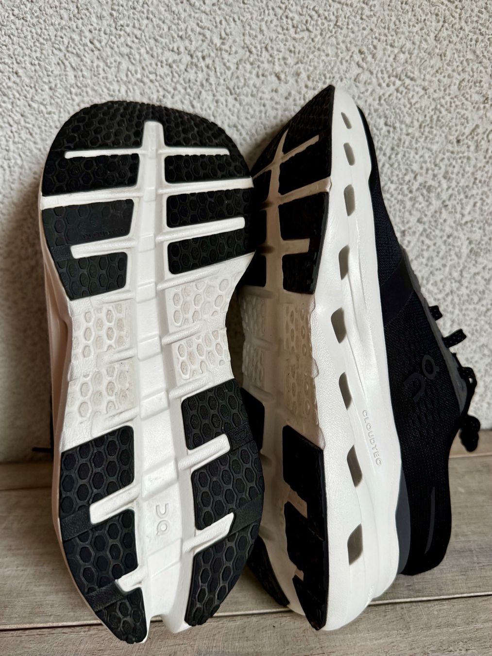 On Scarpe da uomo: ON Cloudrunner Laufschuhe EU 40.5 neuwertig – Usato da Zürich venduto da Sever 2