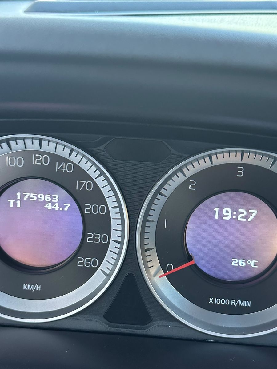 Volvo Automobili: Volvo XC60 D5 AWD – Usato da Arth venduto da Cirica 5