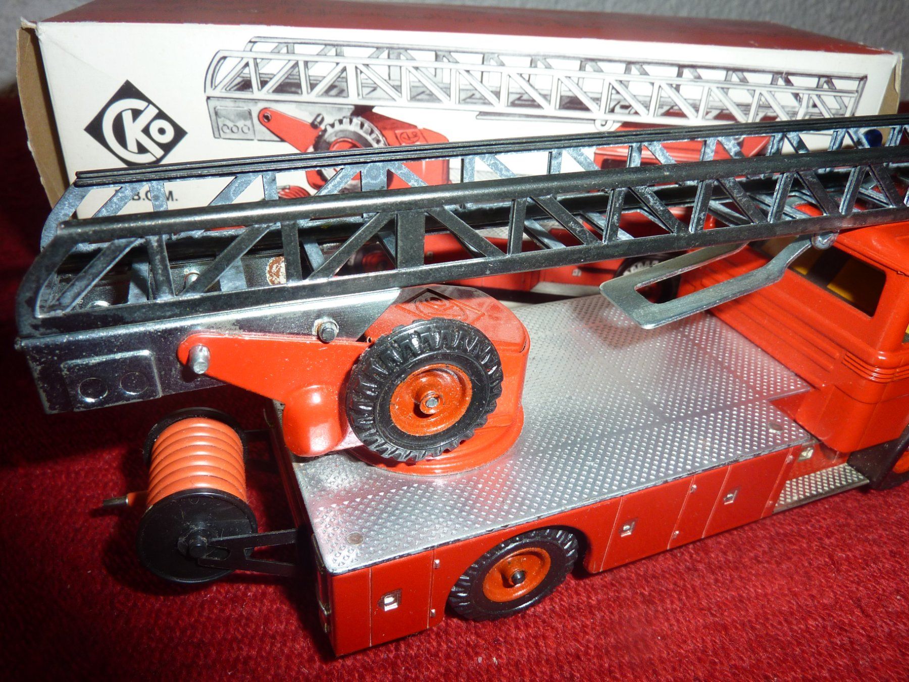 Modellini d'auto: CKO Kellermann, rotes Feuerwehrauto Nr. 439 – Nuovo e nell'imballaggio originale da Rüfenacht BE venduto da Flurweg2 2